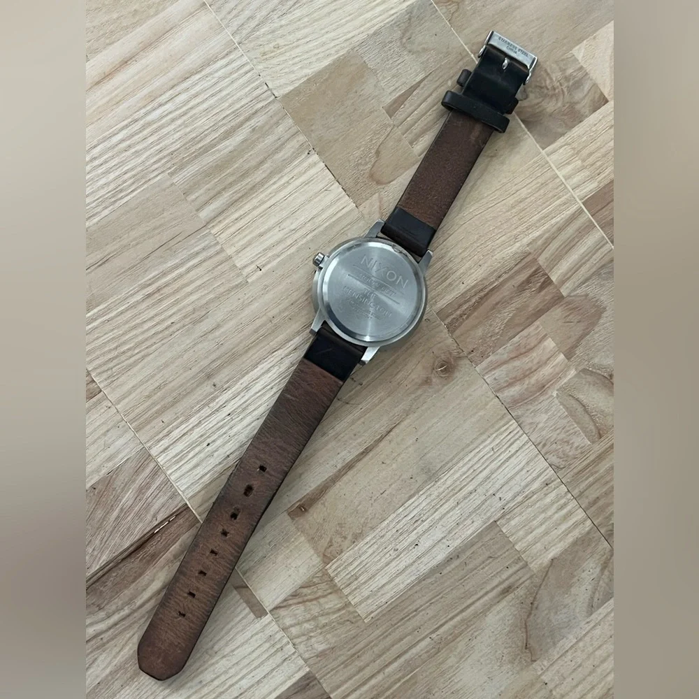 Nixon brand model